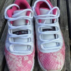 Jordan 11 pink white 8.5 usa size